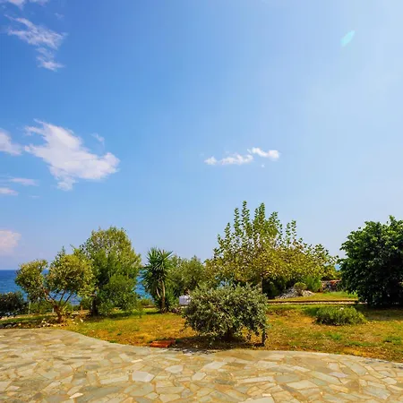 Alethea's Sea View Apartmán